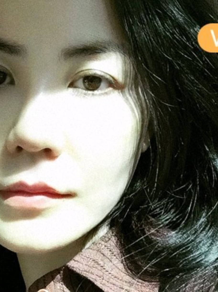 如果你还看过王菲的早期图,你会发现,冻龄女神都不足以概括她现在的