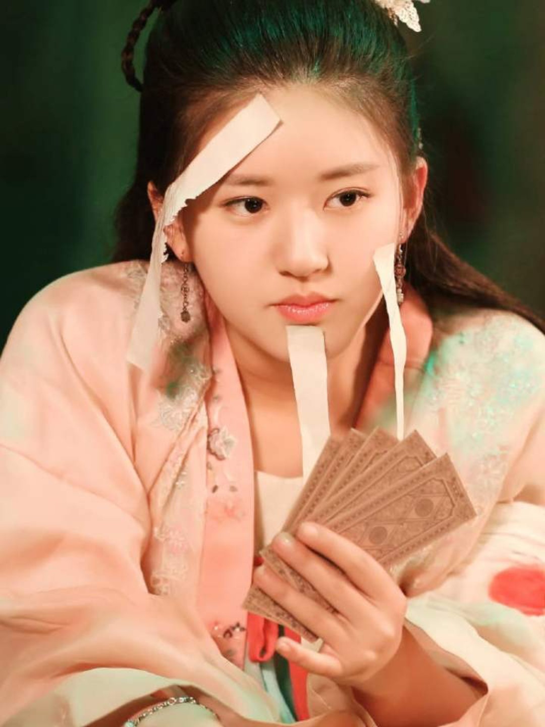 去年《哦,我的皇帝陛下》播出的时候,赵露思的方言