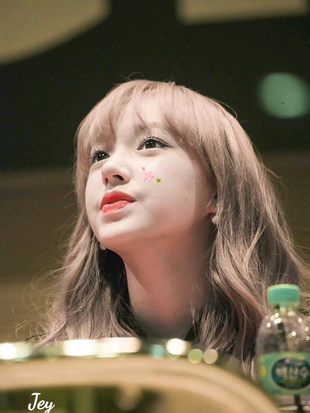 算是热度较高,由两个炙手可热的00后新秀主演,程潇的表现还算可圈可点