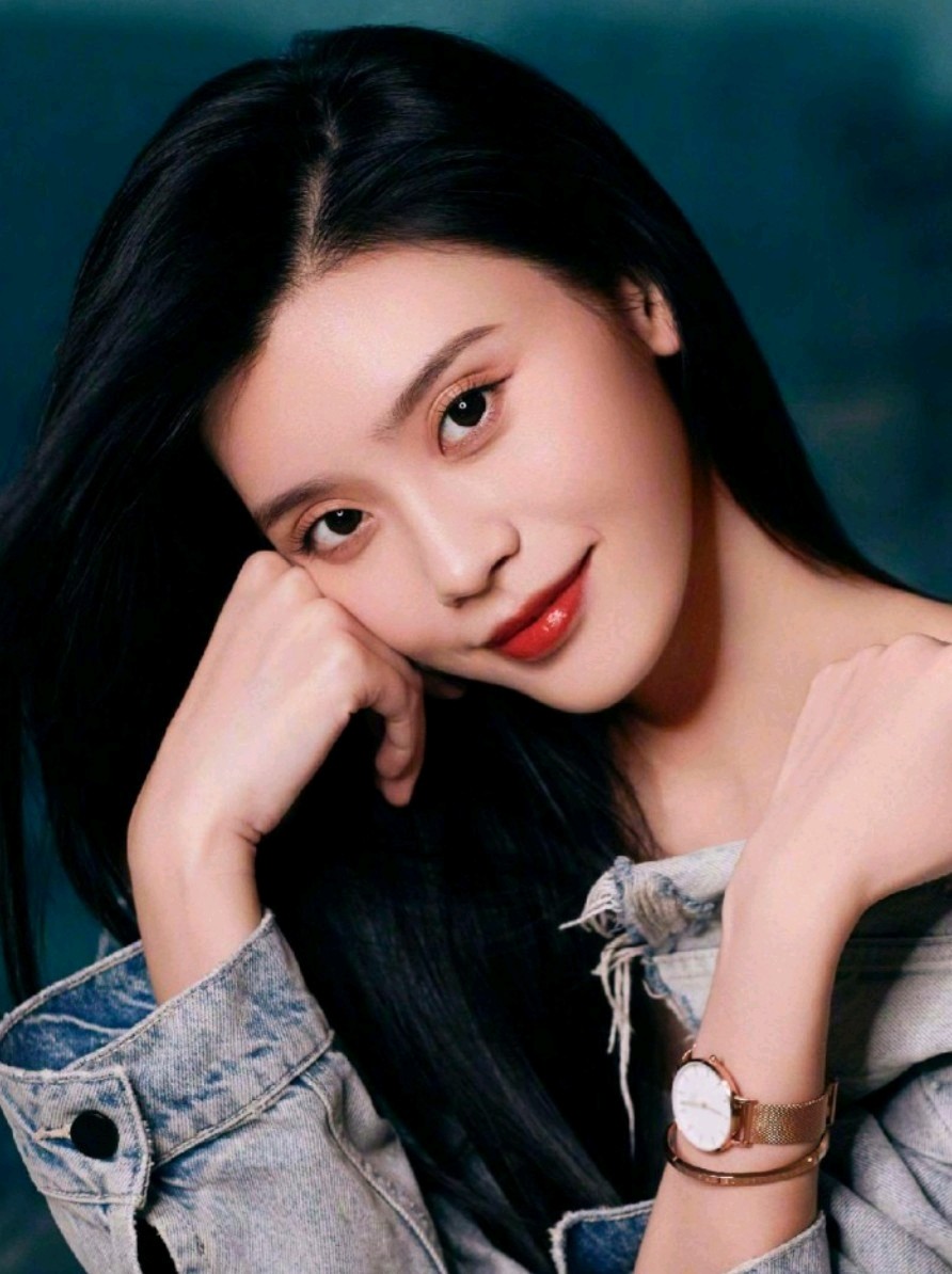 92奚梦瑶秒变少女的秘诀75她的少女感是因为内推了颧骨_圈子-新氧
