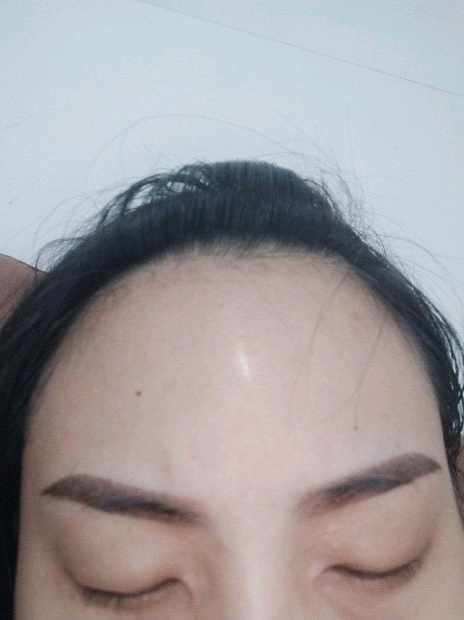 纹眉第二天～颜色稍微重一丢丢,但是还好啦,没有变成_圈子-新氧美容