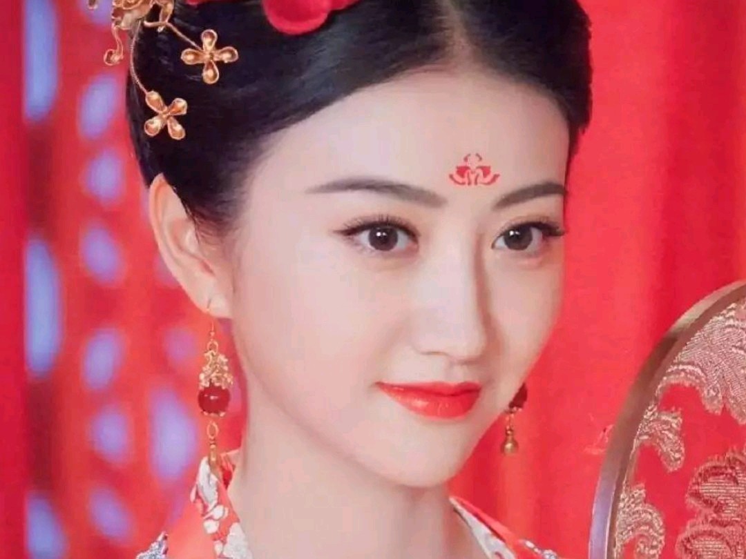 什么脸型合适一字眉