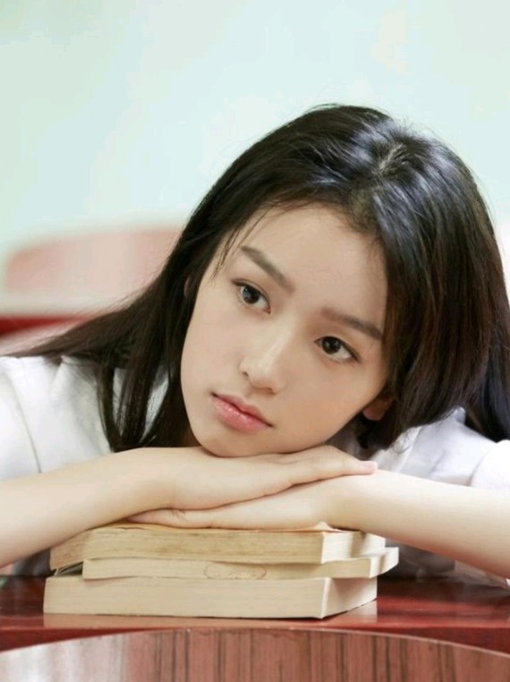 99校花脸长啥样71717195说到校花,我会想到陈妍希饰演_圈子