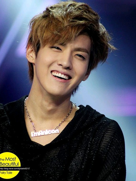 无论男生还是女生都想拥有一双会说_圈子-新氧美容整形