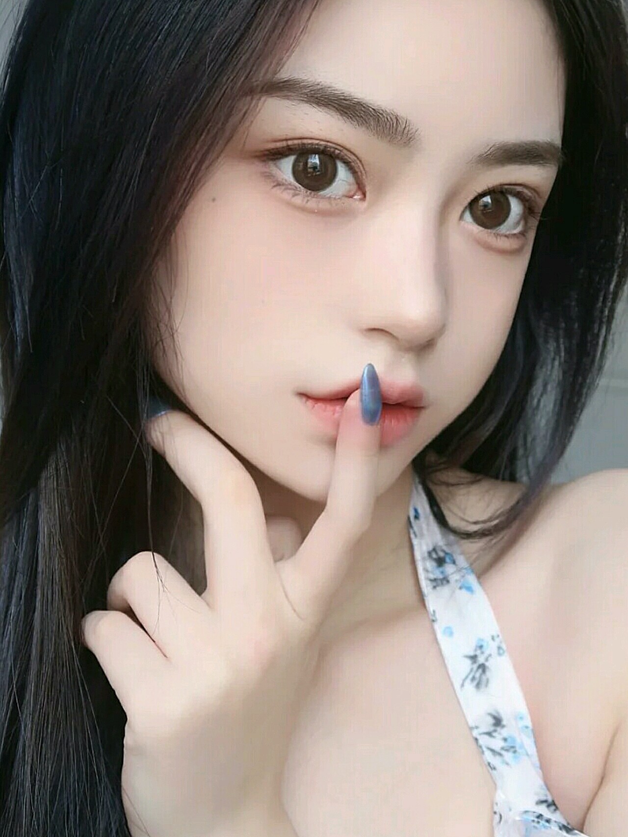 浓妆出门总会给人一种油油腻腻的感觉!