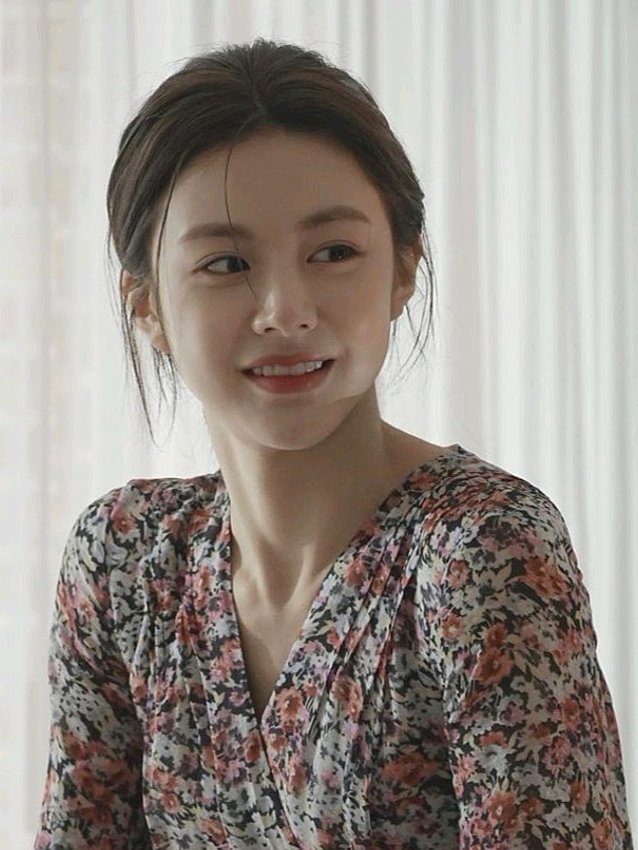 969696高允真是大家熟悉的整容模板,小编看了她的脸以_圈子