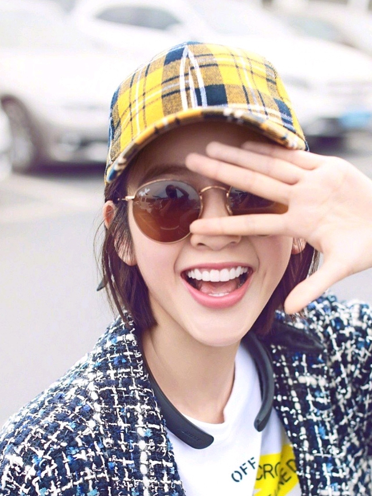 爱笑的女生最漂亮,羡慕唐艺昕的一口大白牙