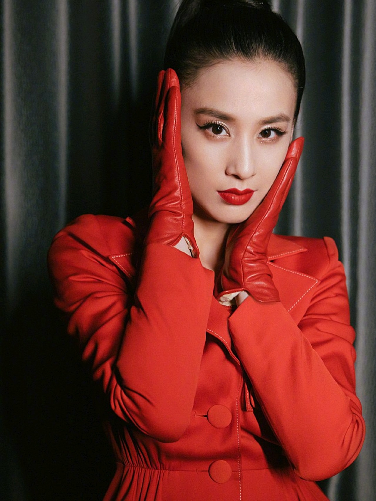 999999微博上最近都是对黄圣依姐姐在《乘风破浪》的吐_圈子