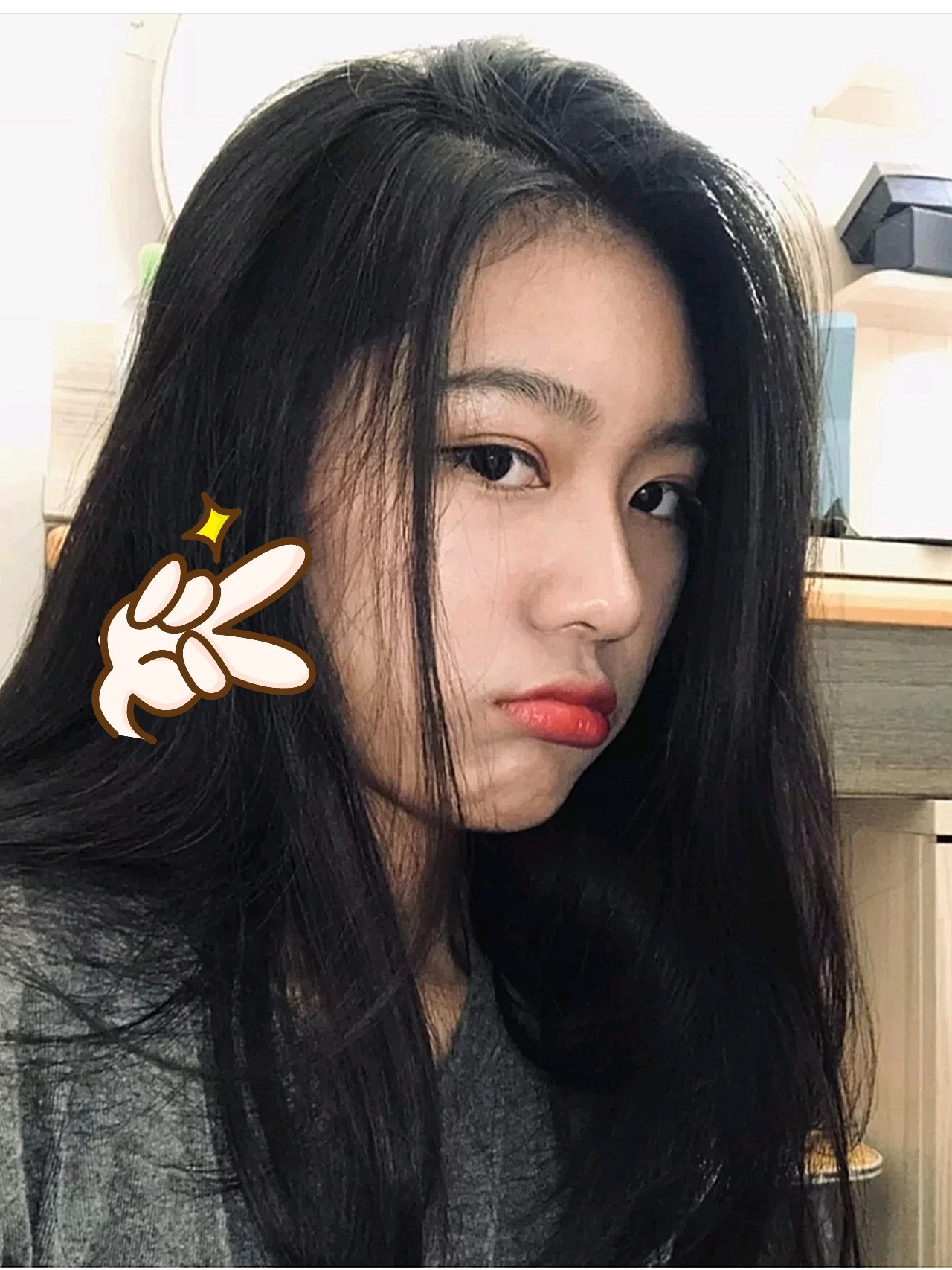 小姐姐问做完隆鼻手术后会不会很脆弱?