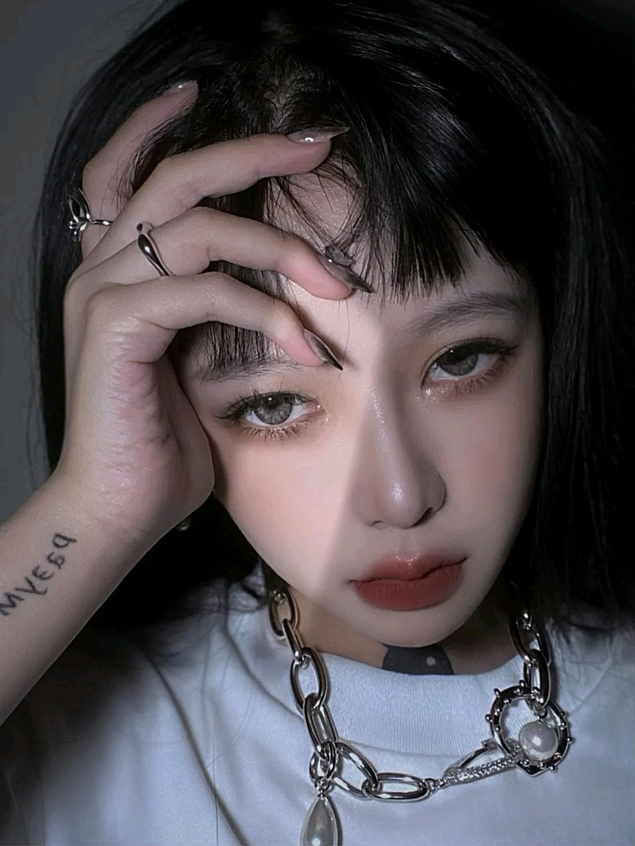 超a酷妹哑光深邃～小烟熏眼妆