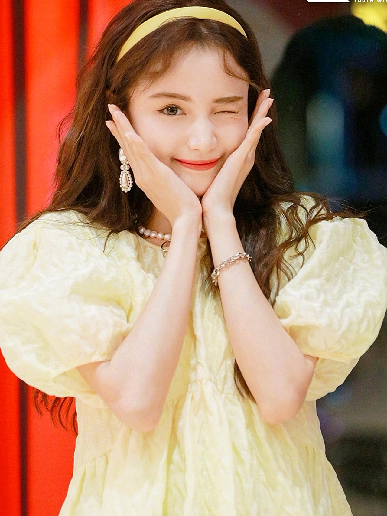 林小宅这个可爱的女孩子真的太惹人爱了最近看青春有你2又get到她的