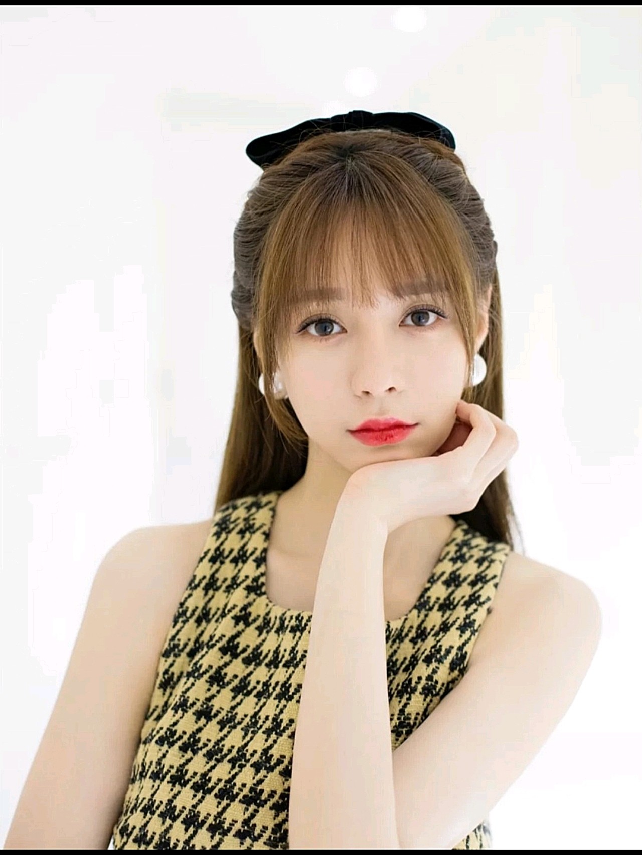 早期沈梦辰的容貌也不难看只是旧照脸型好宽,不如现在甜美可爱.