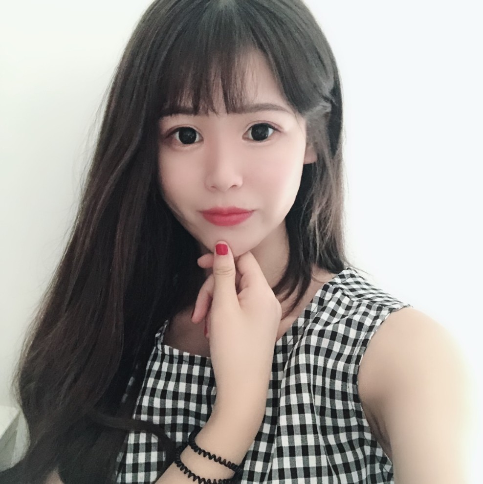 照镜子的_圈子-新氧美容整形