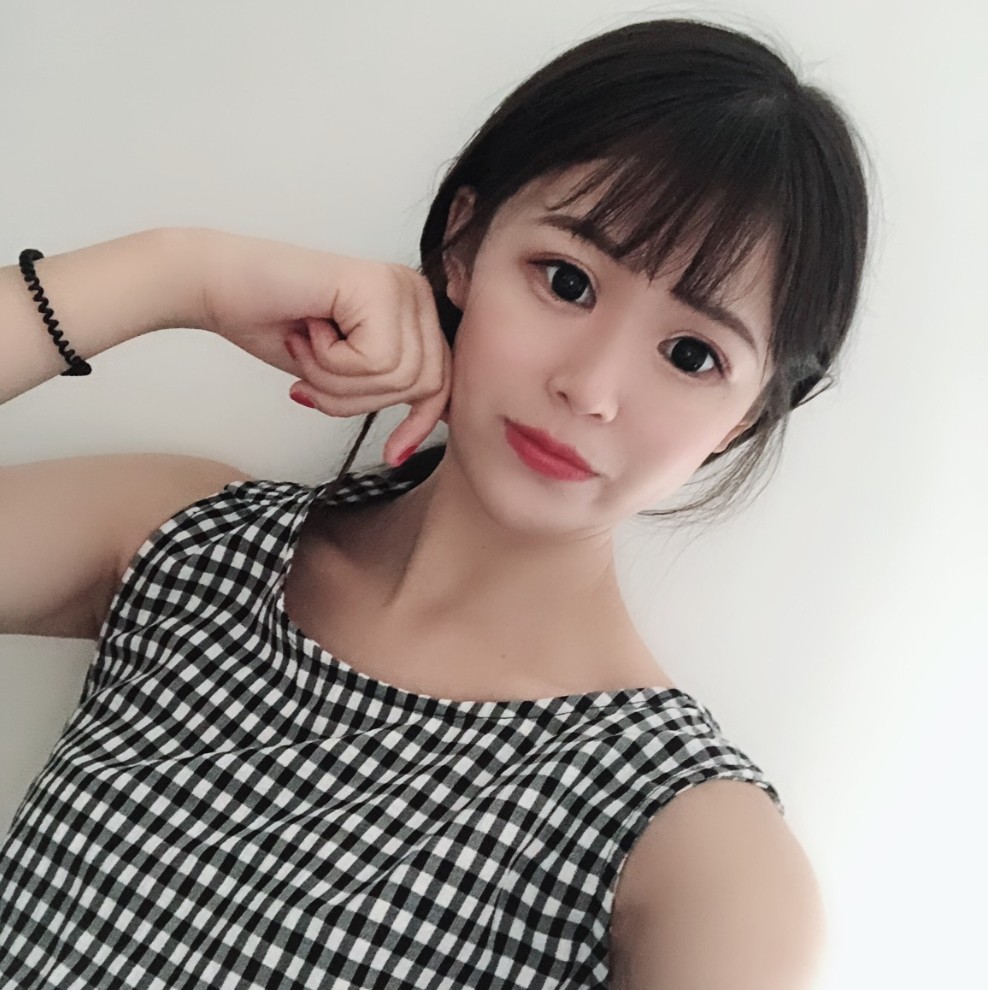 照镜子的_圈子-新氧美容整形