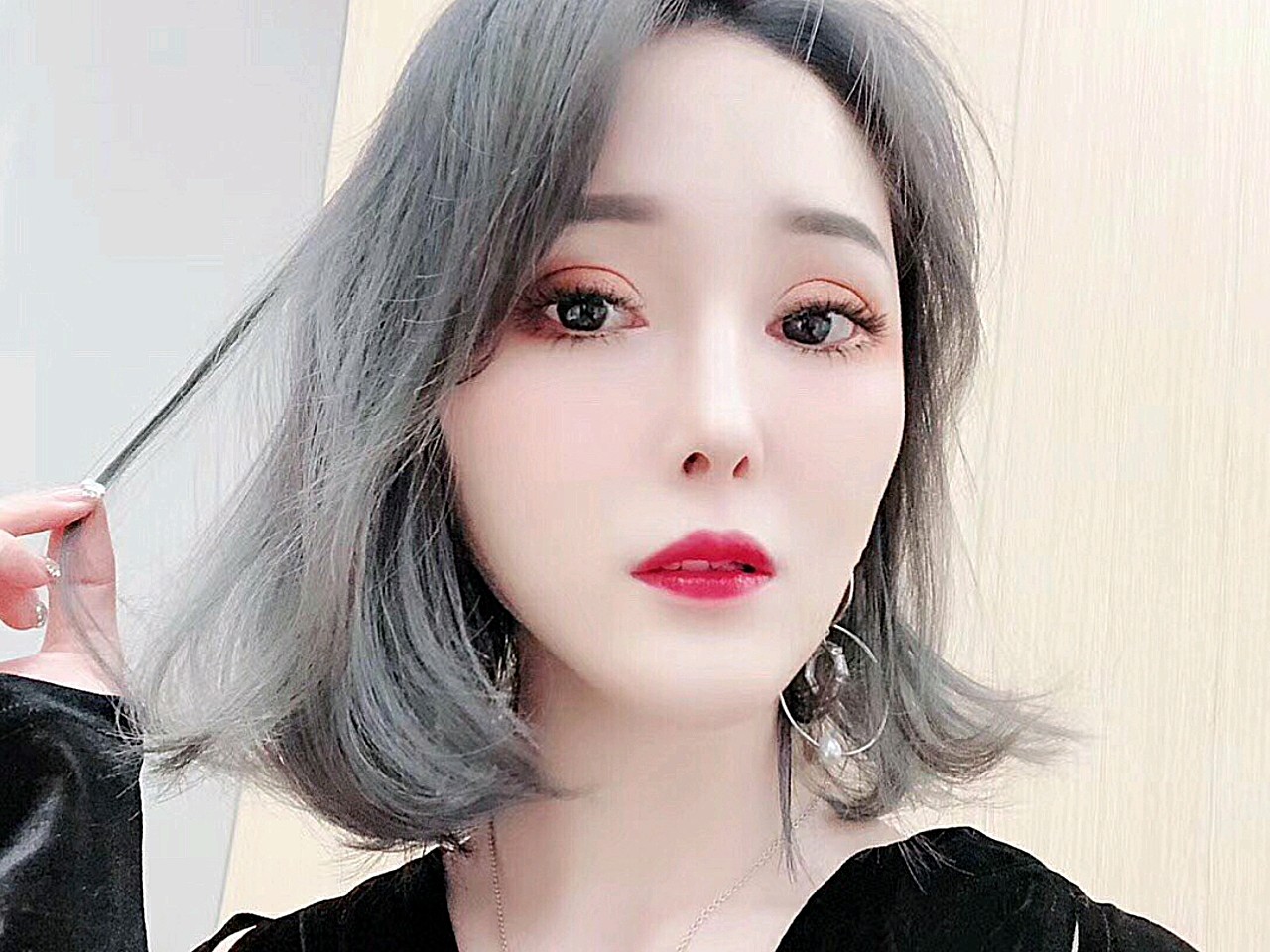 以前我的鼻翼很大,有点朝天鼻的感觉,鼻梁也很低,我_圈子-新氧美容