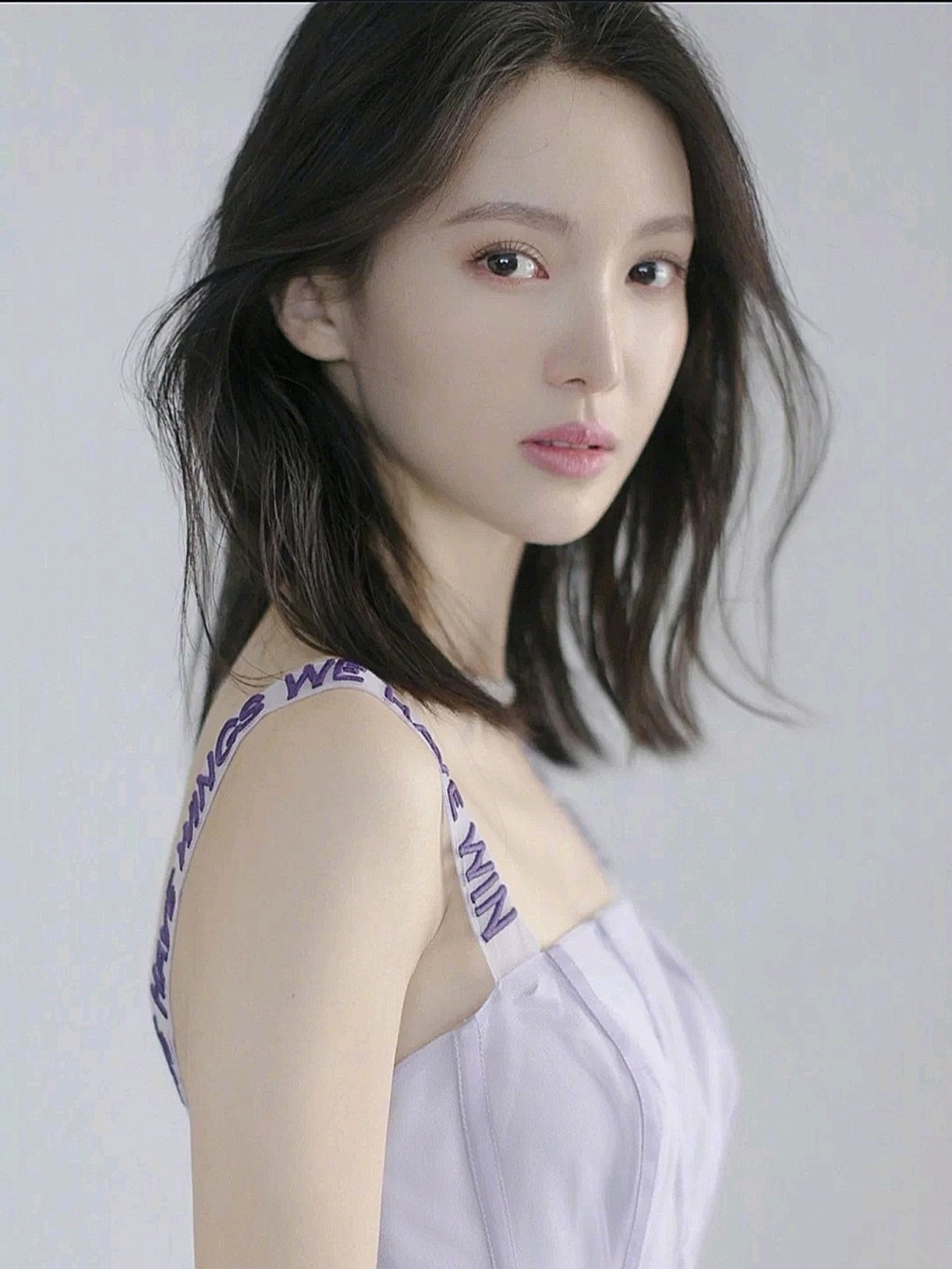 哈喽小可爱们,好久不见,今天我要磕的是北舞校花(鲜肉收割机)金晨的