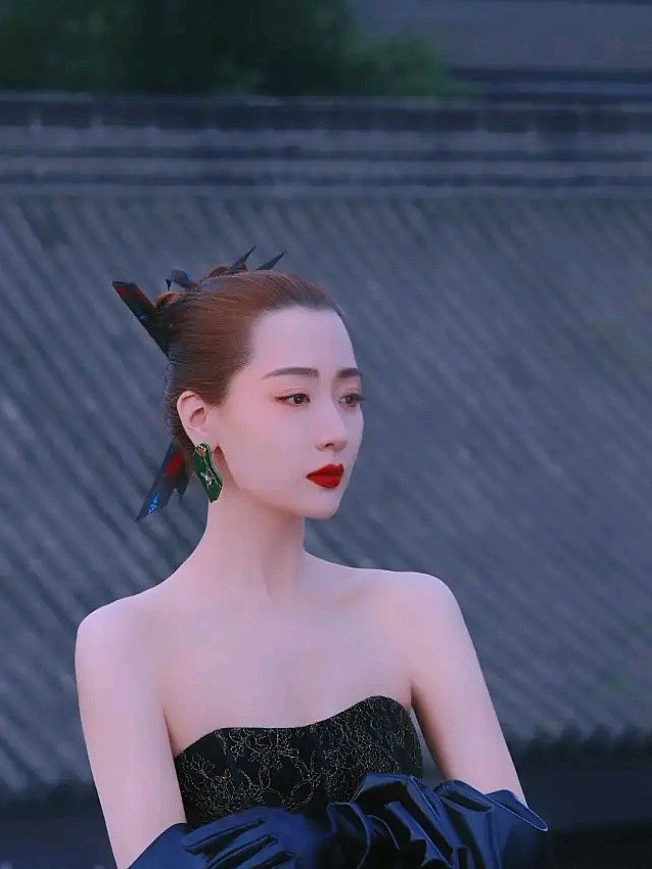 如何评价《乘风破浪的姐姐》中白冰的颜值?