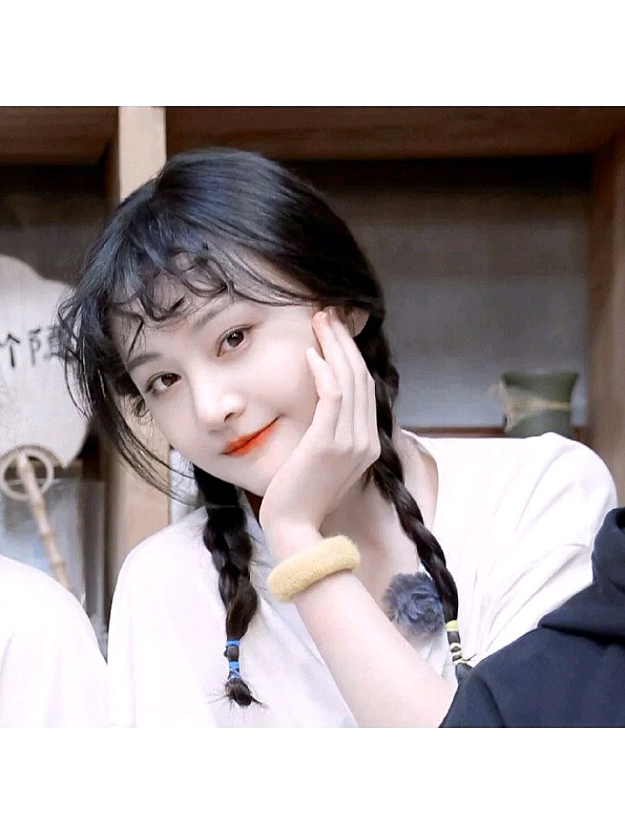 郑爽以一部一起来看流星雨中楚雨荨出道,是娱乐圈为