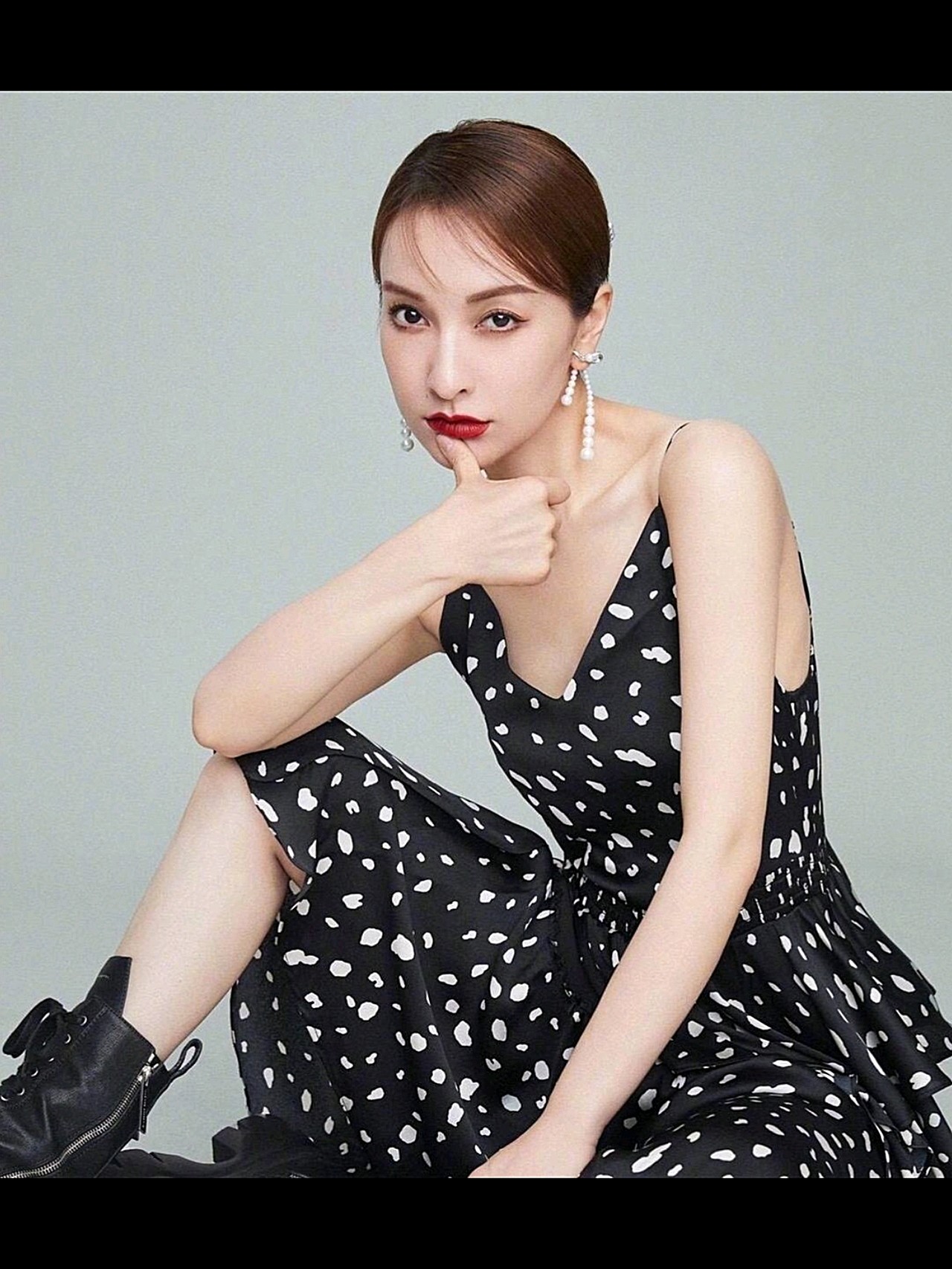 最近乘风破浪的姐姐里,吴昕姑娘进步蛮大的,但小编发现偏男相的鹰钩鼻