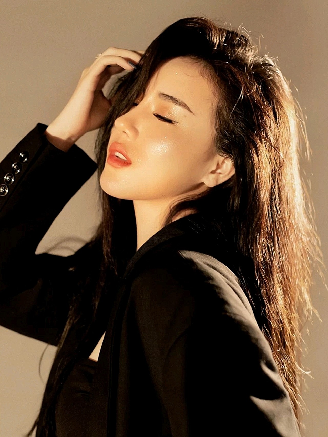 我挺喜欢我现在做的鼻子的,前两天刚刚拍了一组写真,_圈子-新氧美容