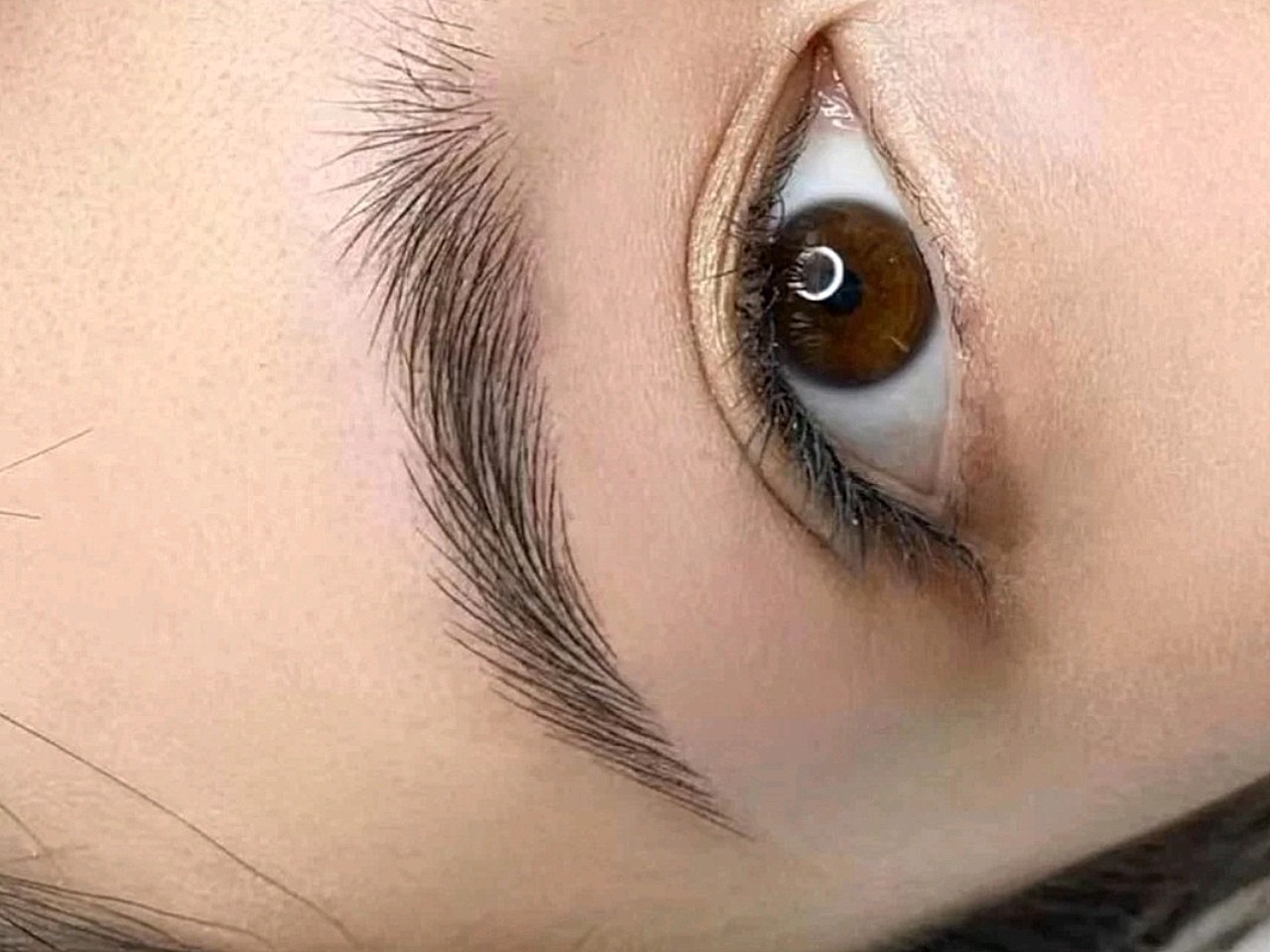 想到以后不用画眉毛,这感觉真的太棒了.