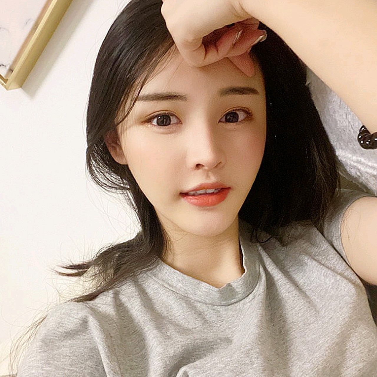 从小就被亲戚说"姑娘长得真水灵,脑门儿也大,一看就_圈子-新氧美容