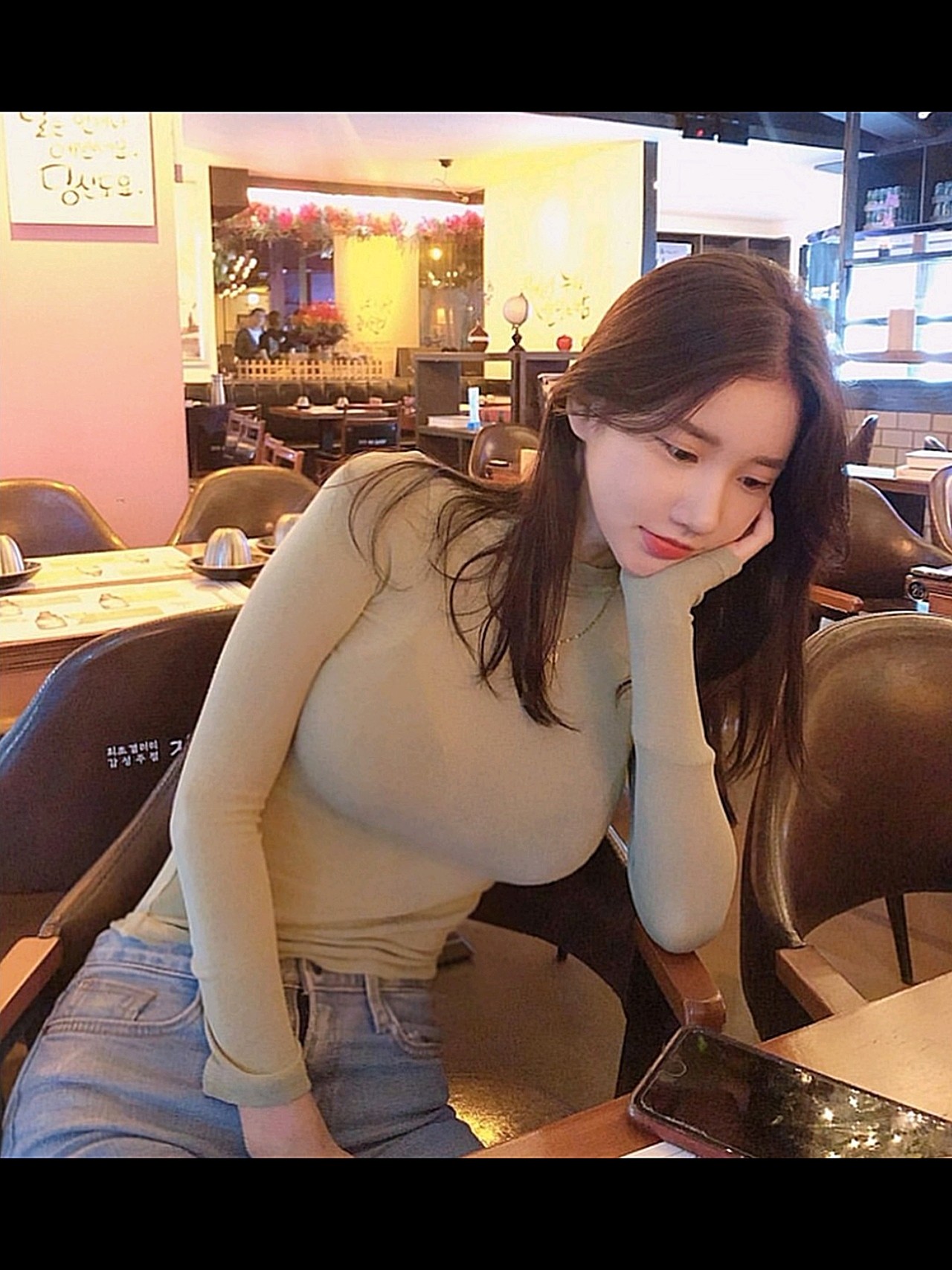 我手术的时候是半麻,当时手术中睡着了,醒来的时候头晕晕的,胸口还被