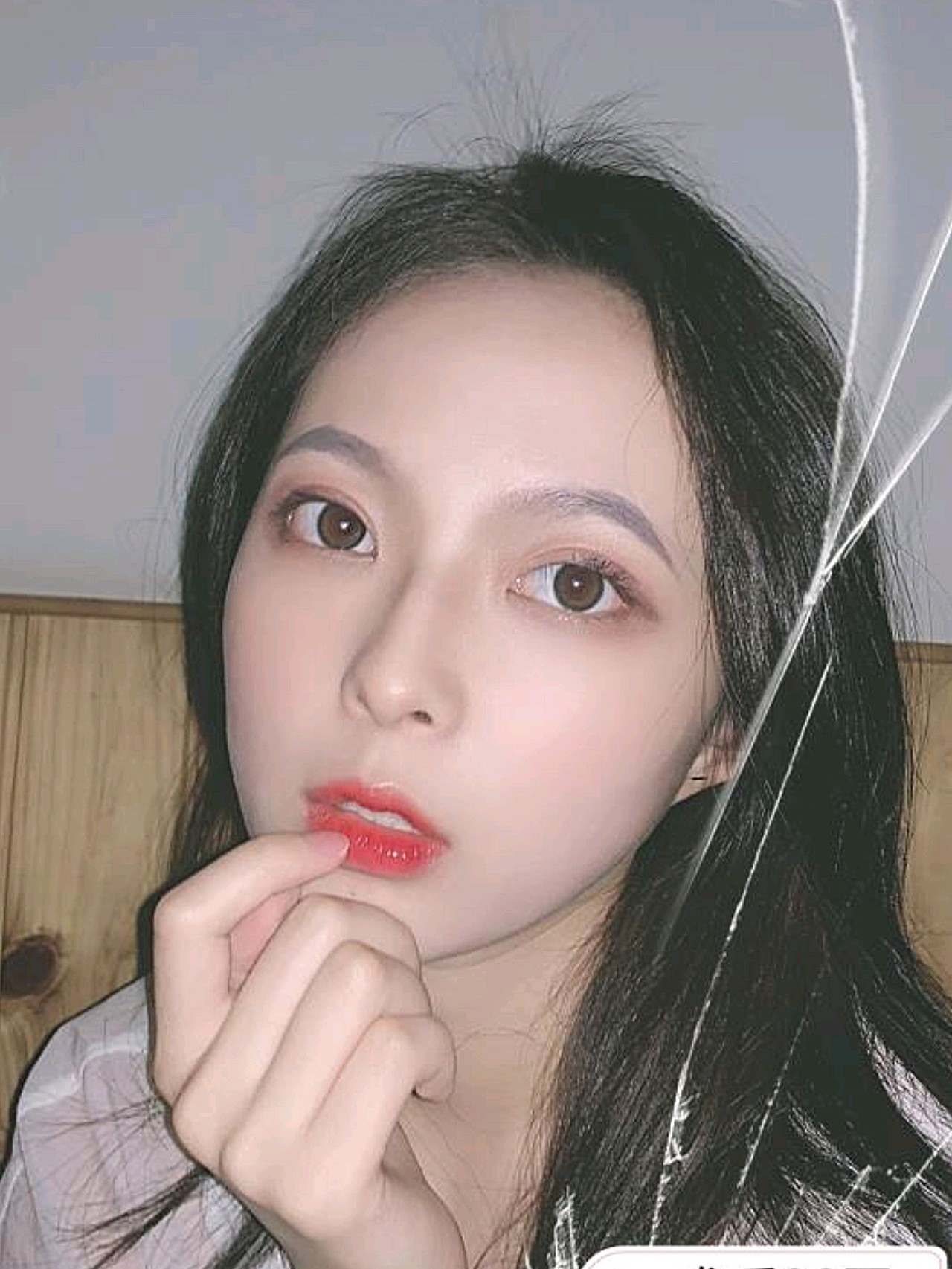 00"大眼睛,双眼皮"常常用来形容一个人的美丽.