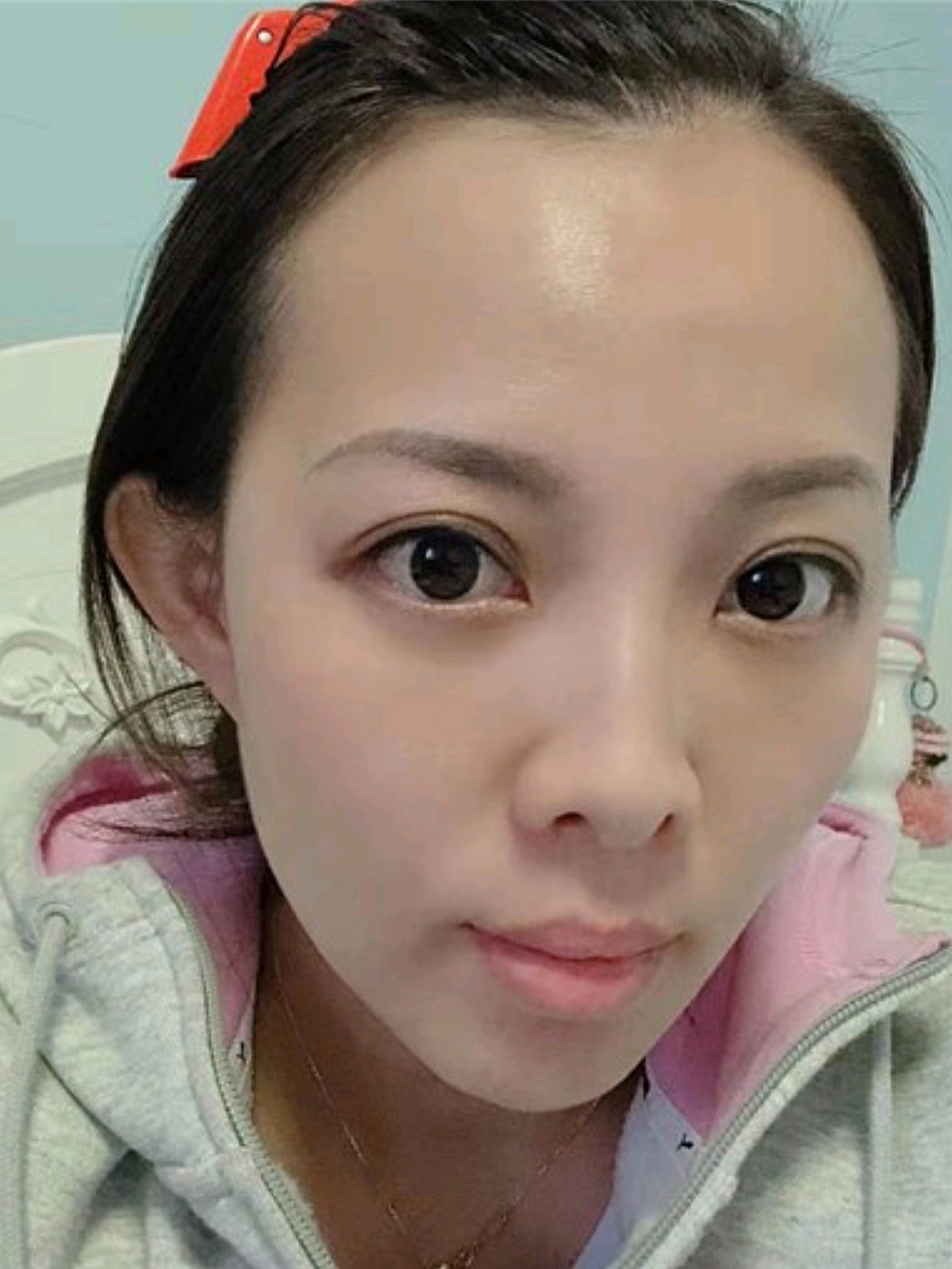 脸瘦一些,人变得也精神很多,还是瘦子好看