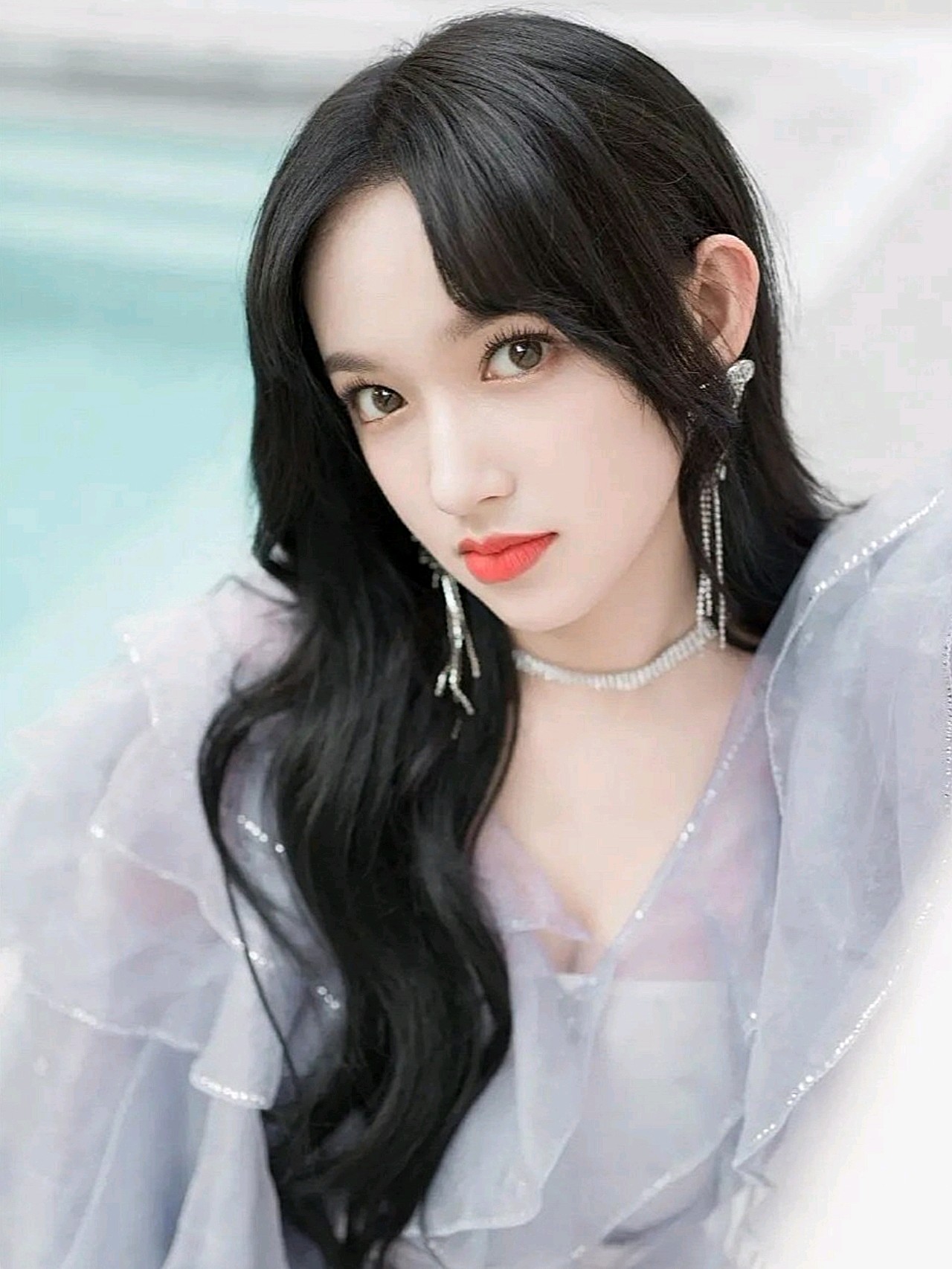 一提到程潇,大家想到不外是元气少女,天使面孔魔鬼身材,真人芭比