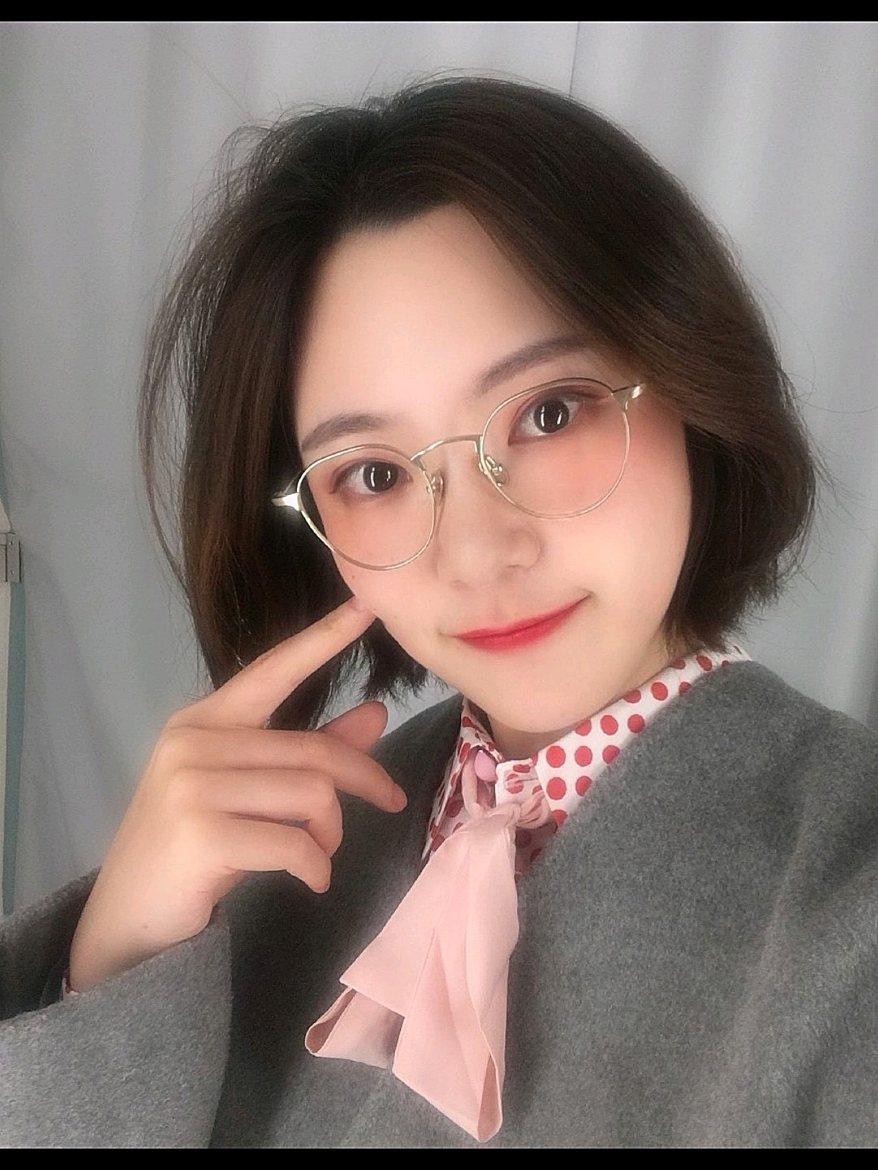 脸蛋小巧精致,白里透红,胶原蛋白满满的状态简直不要_圈子-新氧美容