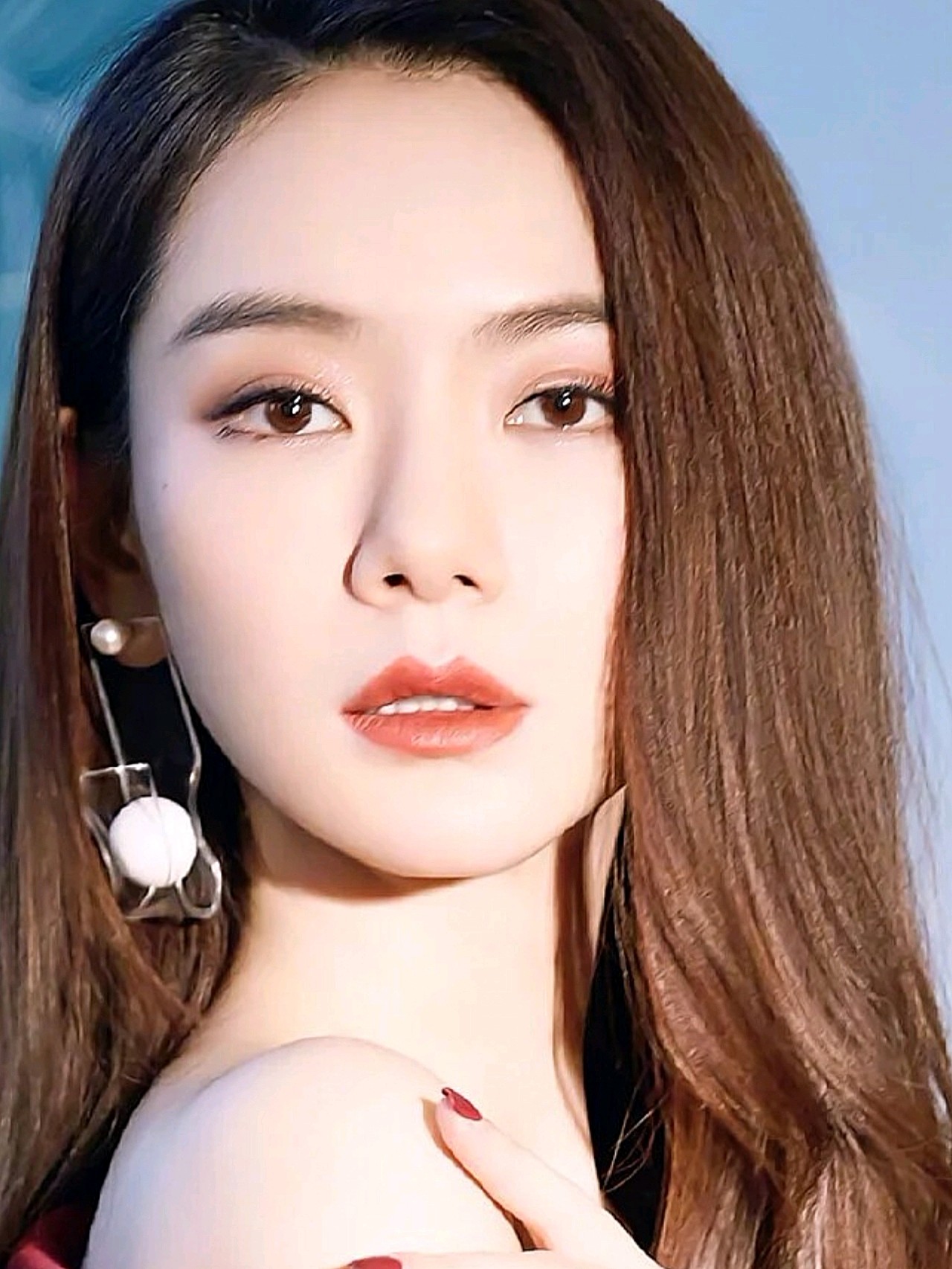 戚薇割的这双眼皮,是拿菜刀割的吗?