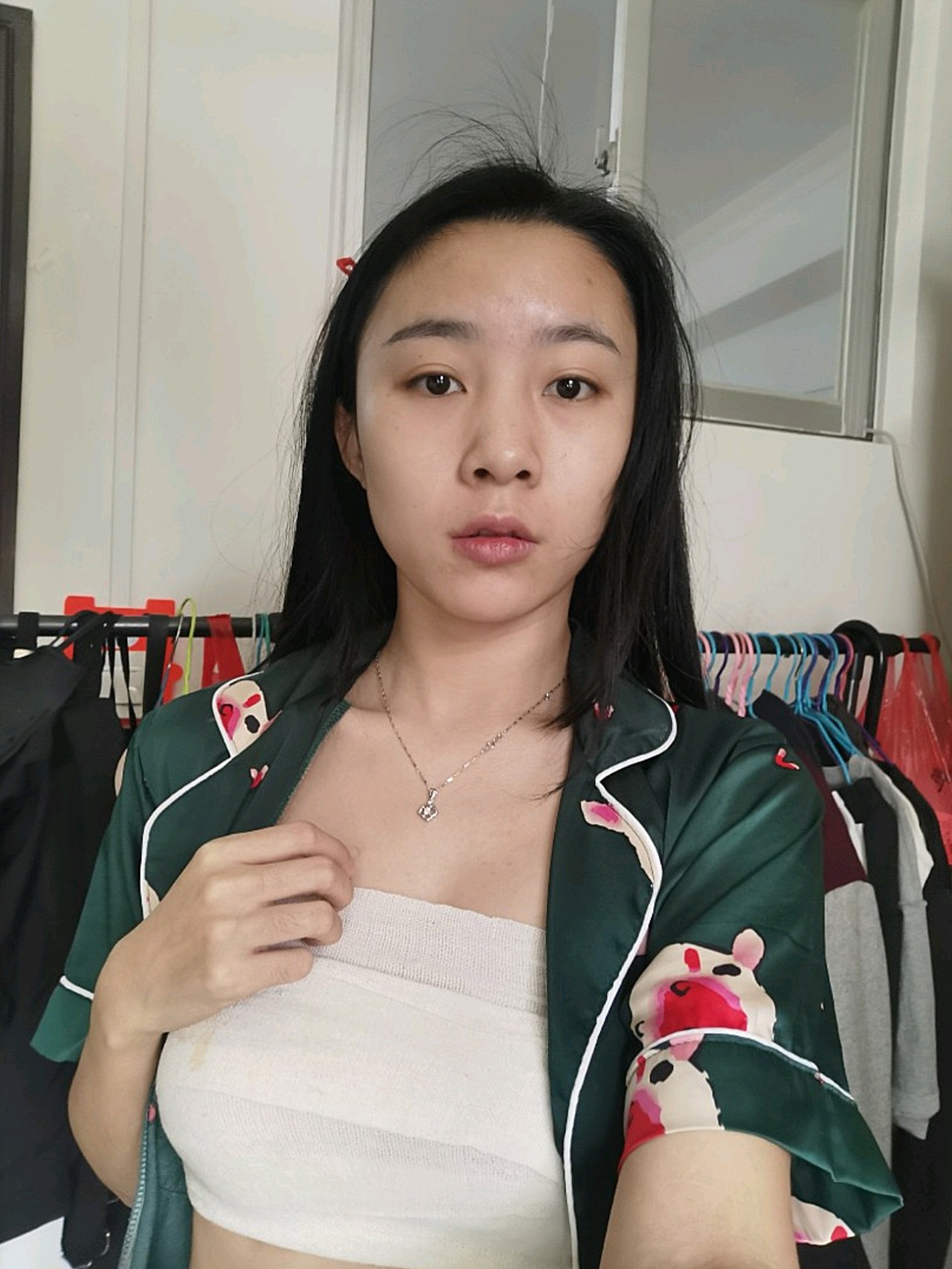 但是罩杯的提升很明显,终于我也是胸大的妹子了,想想就觉得超级开心.