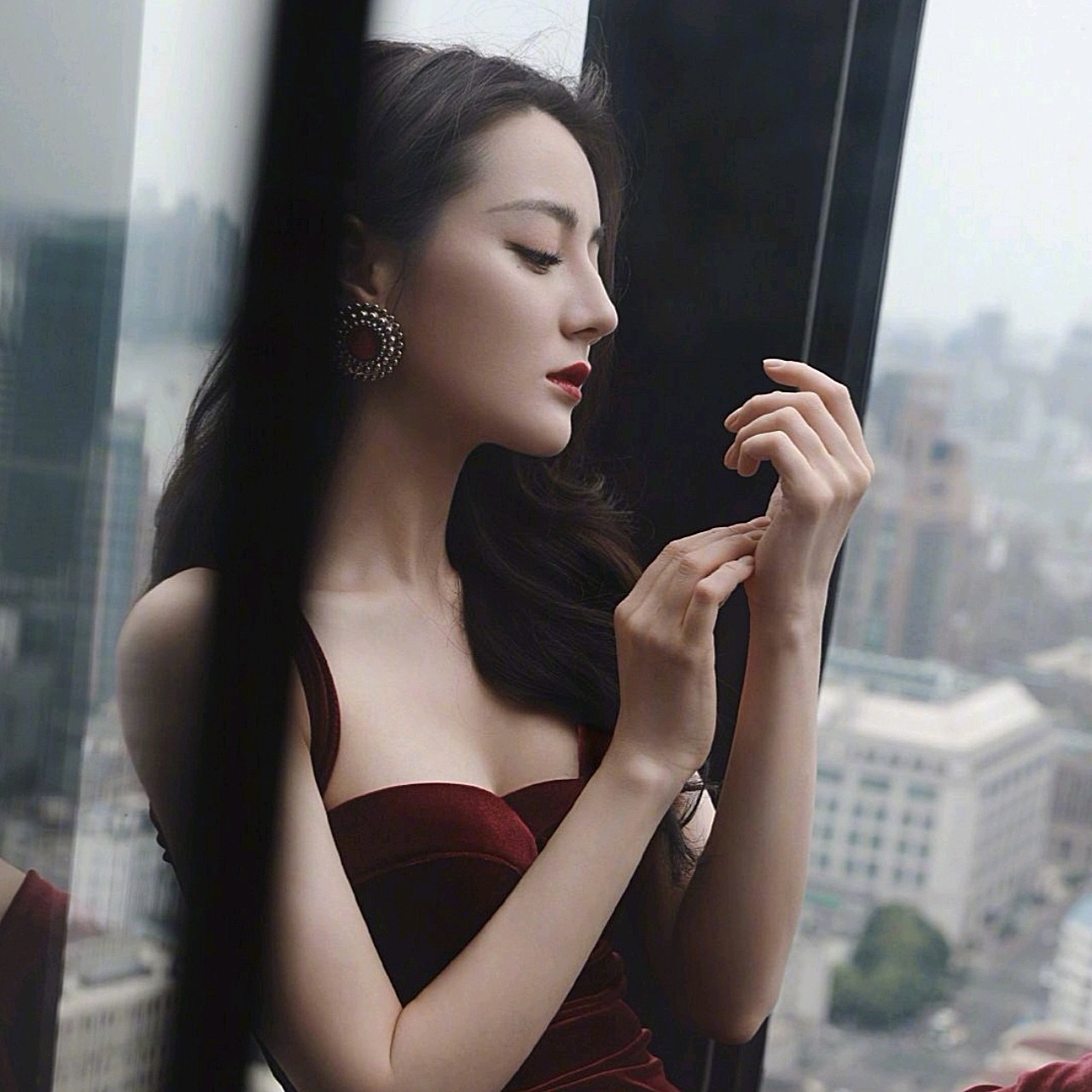 地道的新疆美女—迪丽热巴来啦!