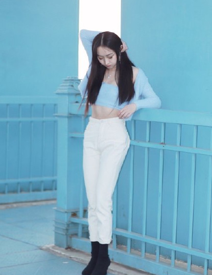 挺翘的鼻子,好看的侧面,秀气的鼻尖,每一个地方呈现出来的状态都是