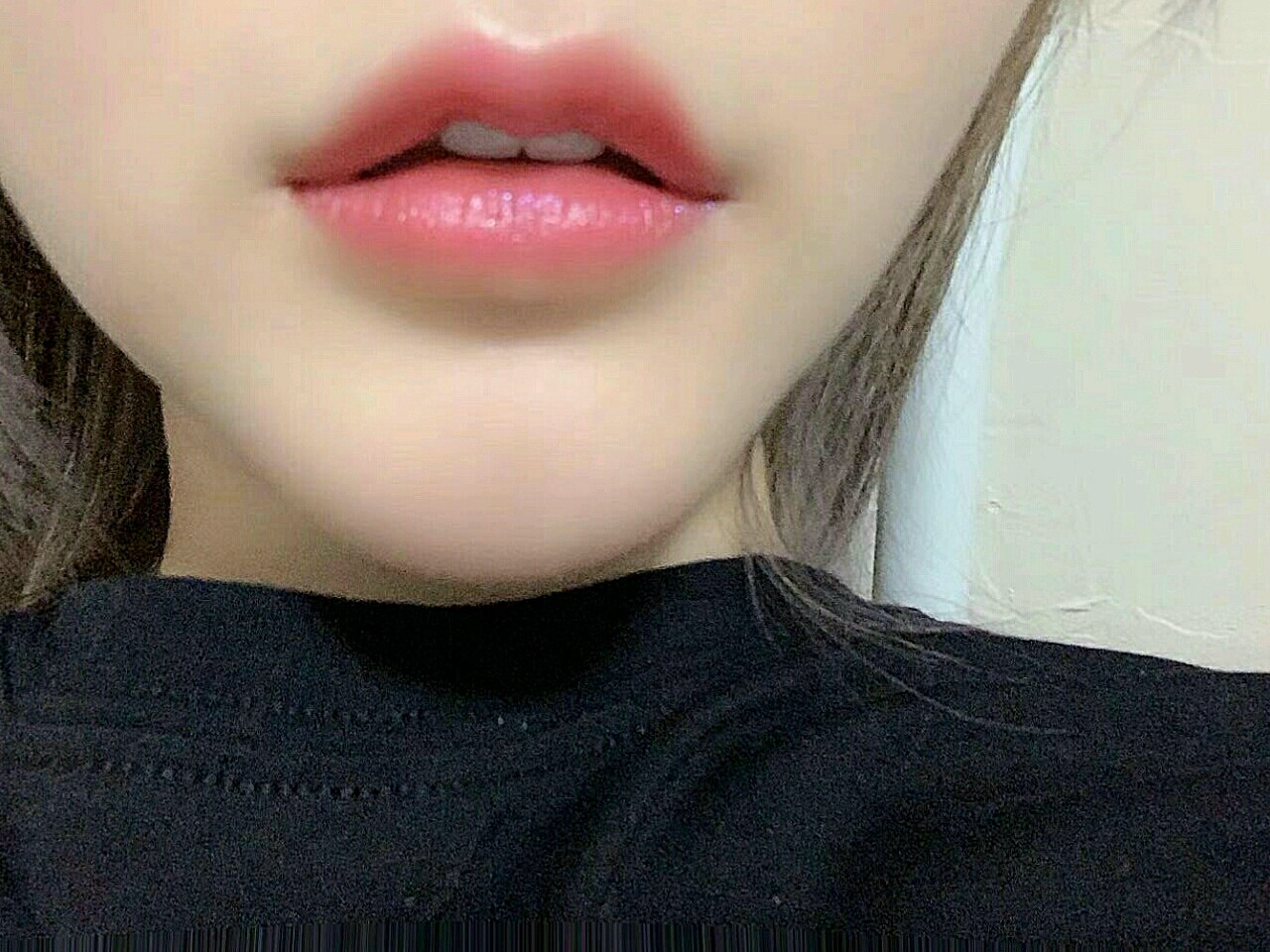 一直觉得自己的表情总是丧丧的嘴唇薄而且嘴角向下但是我又不想做手术