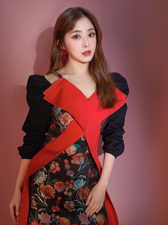 娃娃脸张含韵的变美之路