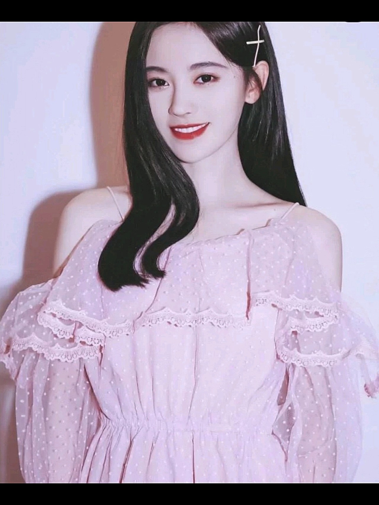 被称为"四千年美女"的鞠婧祎