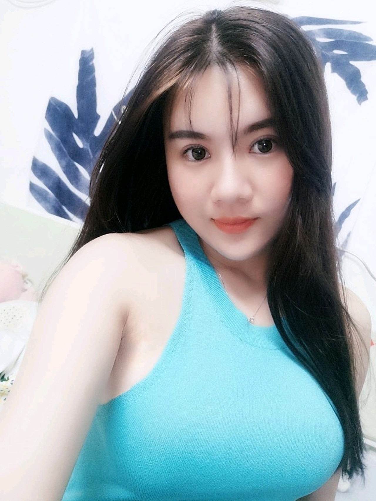 经常看自己的胸,这辈子没想过原来自己的胸可以这么漂亮,大胸