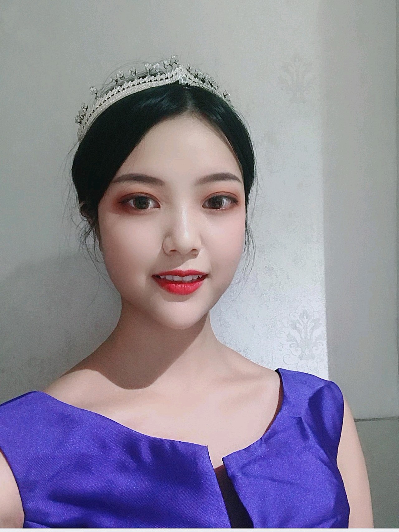 我已经开始化妆了,医生说我比一般人恢复的要快一些,我觉得可能是我