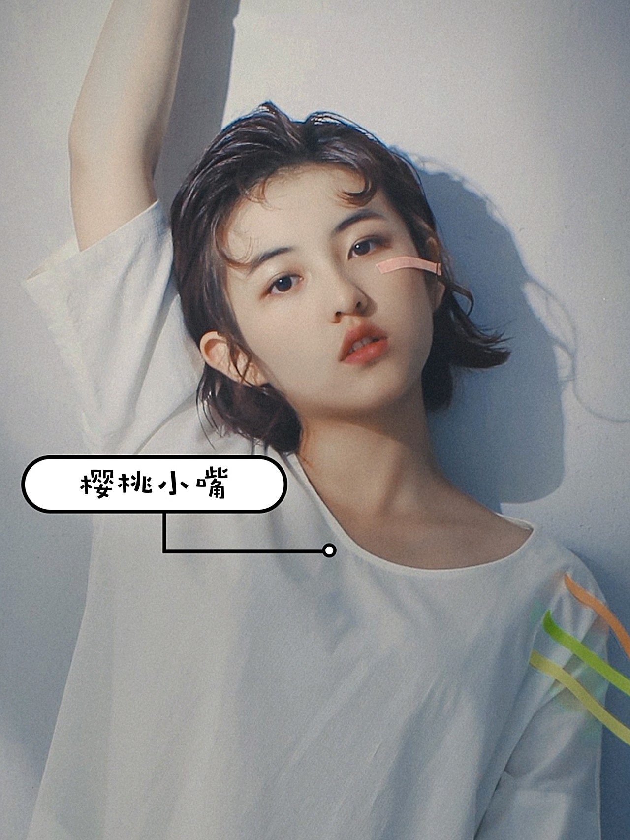 张子枫从外表上看就是一个特别文静,又很内向的小女孩,她走的路线一直