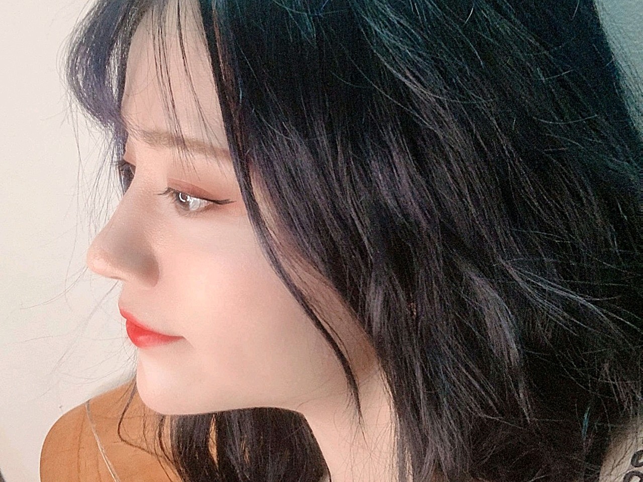 有姐妹提起鼻唇角这个概念,我专门去查了一下,发现好看的鼻唇角在90