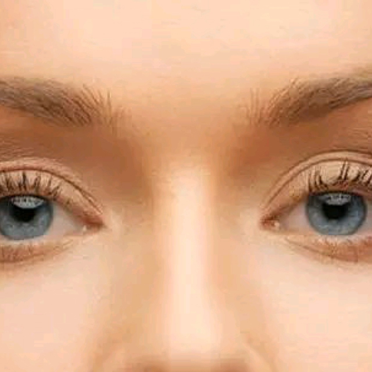 为啥深眼窝的人有些显老,而有些尽显欧美风?