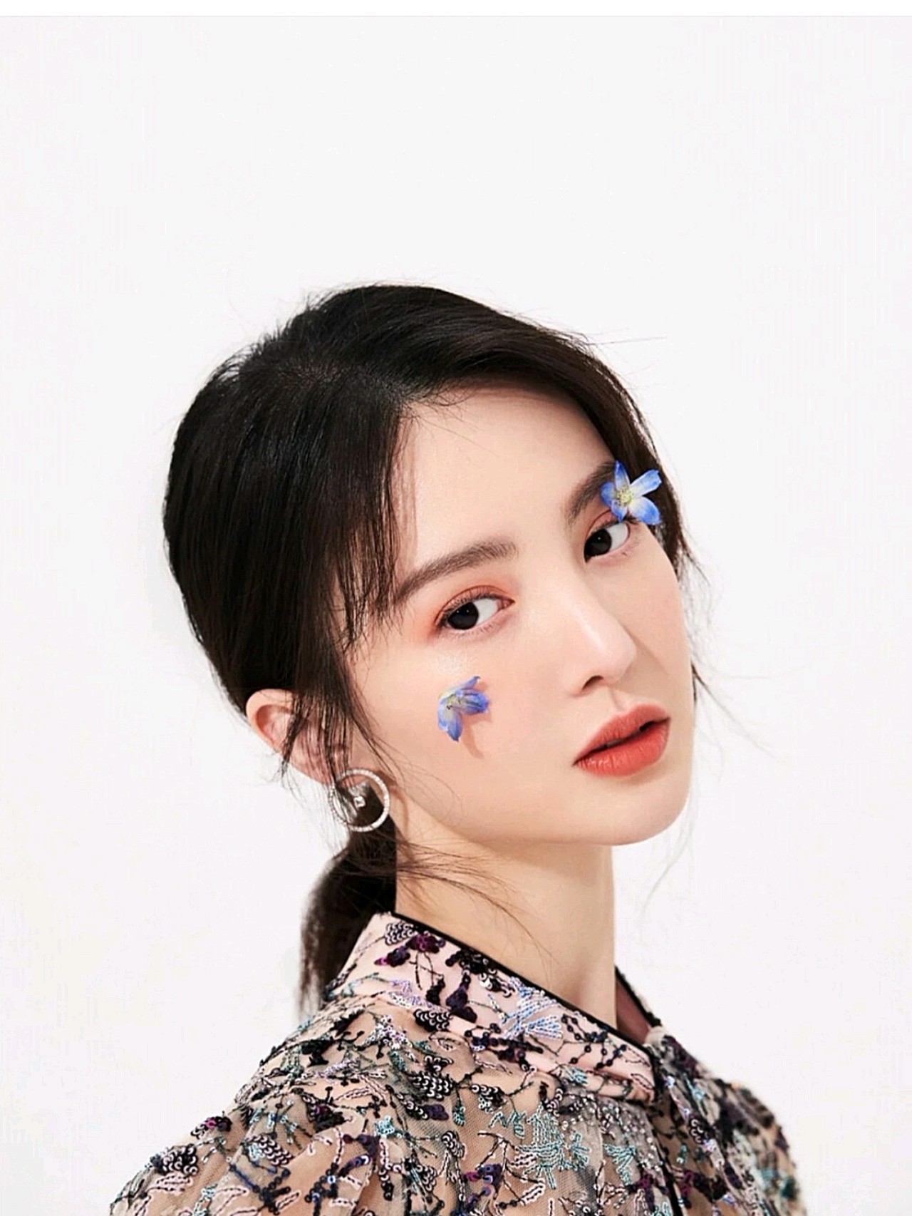 初恋脸已过时,看看桃花爆棚的加分渣女脸