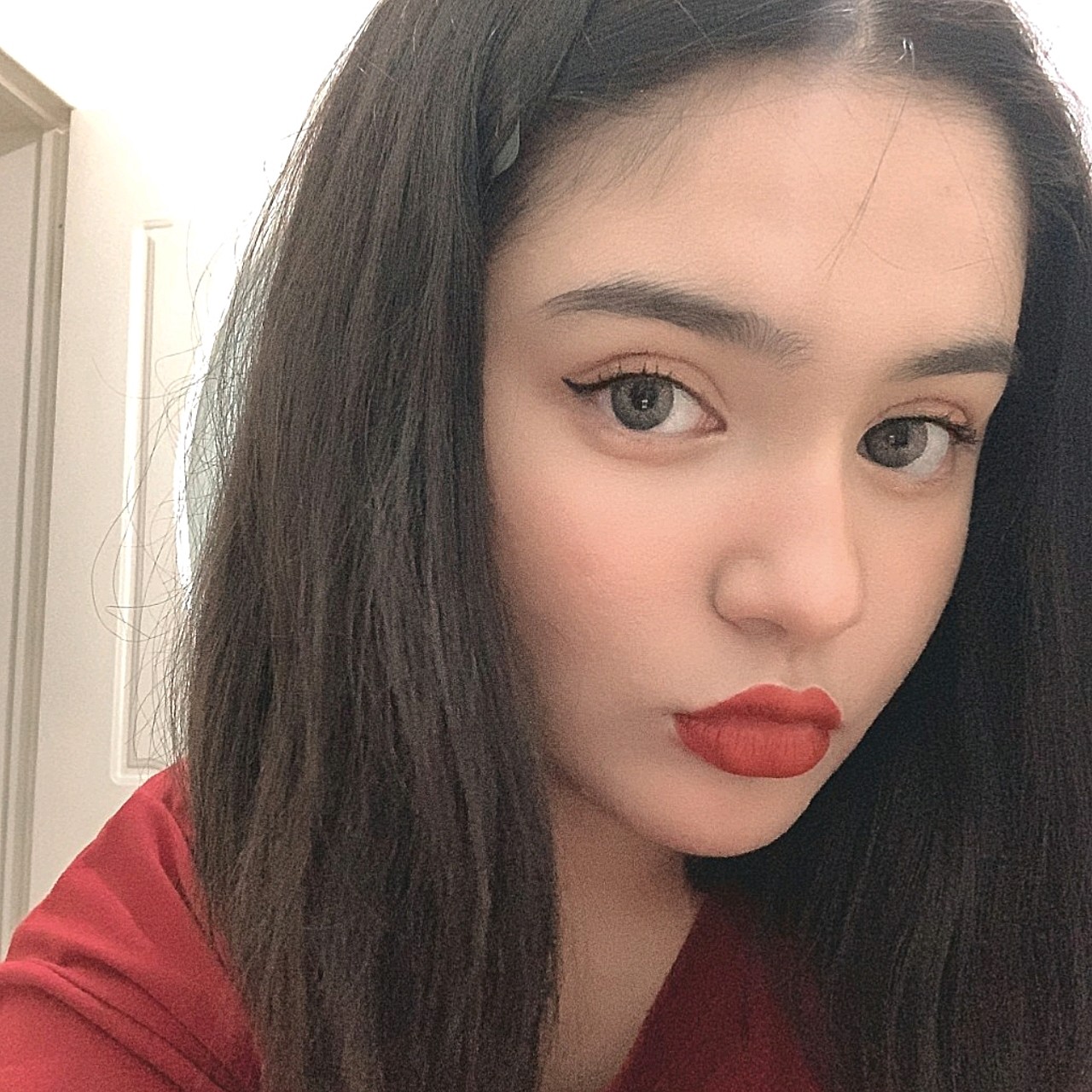 诉求:作为新疆人的我,眼睛很大,但是鼻子和眼睛不搭,鼻子的长度,高度