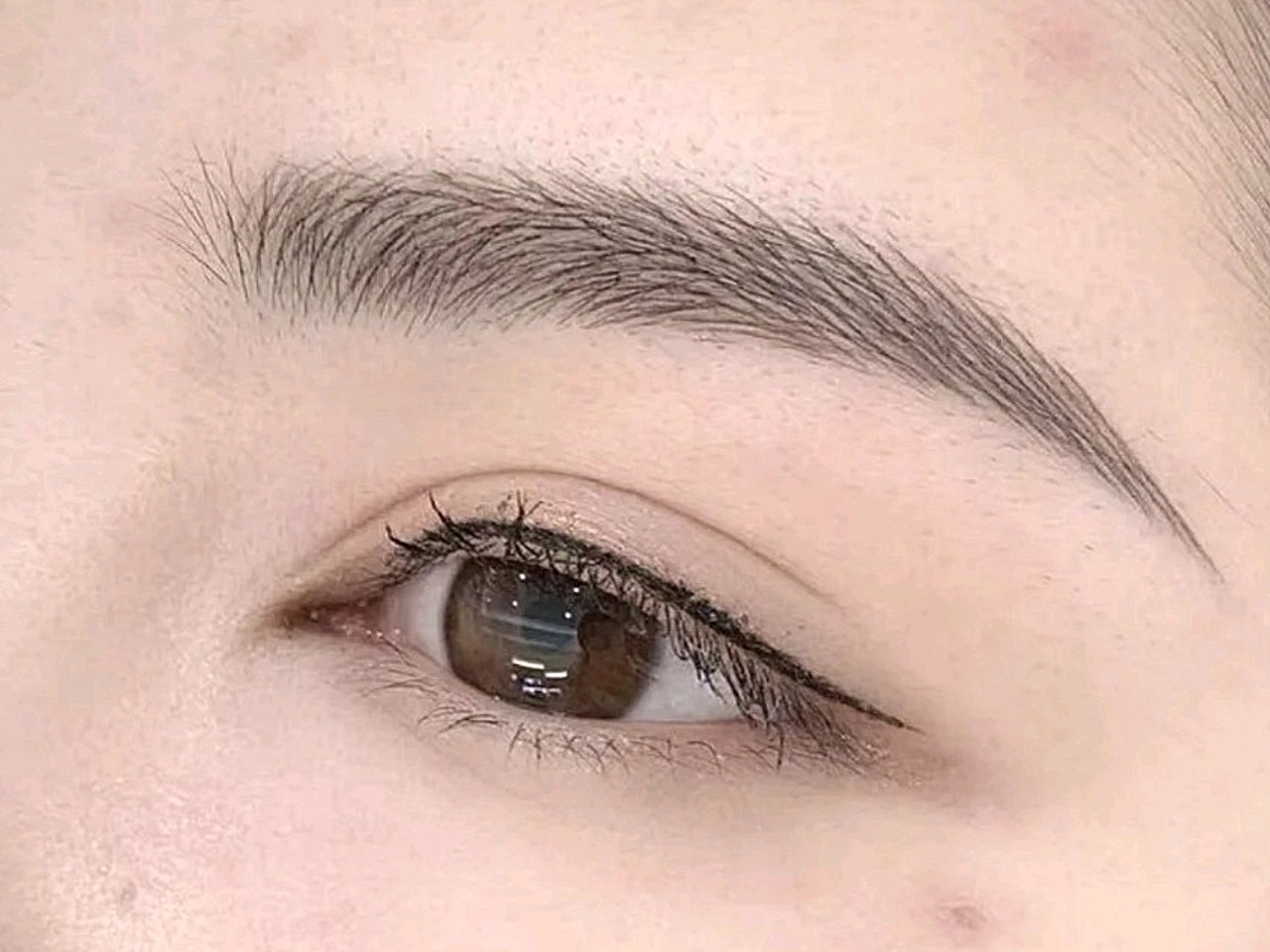 店里根据个人眉形喜好做了推荐,最后选择了丝影飘眉,_圈子-新氧美容