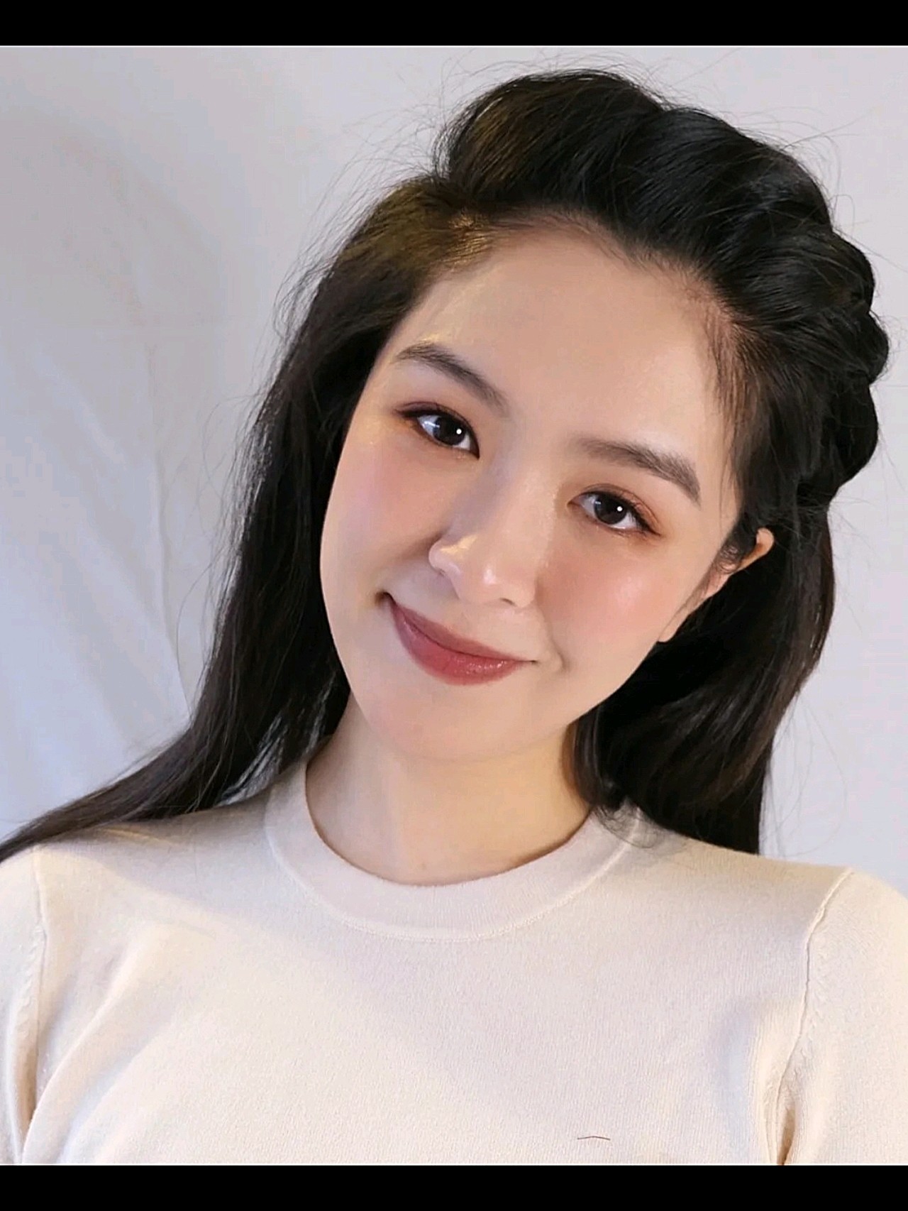 效果很不错,皮肤白净了,脸上油也被吸的干干净净的.