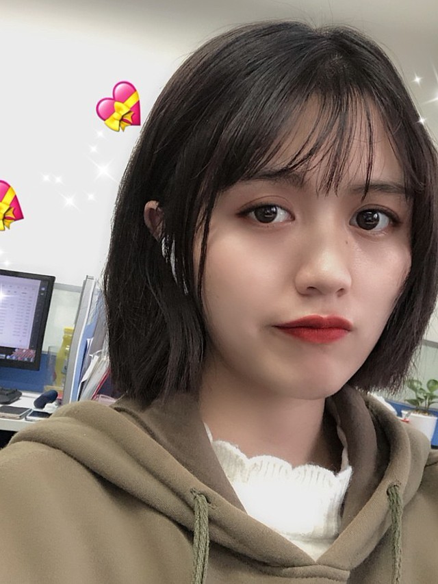 闲来无事自拍几张看看,等会下班火锅约起.