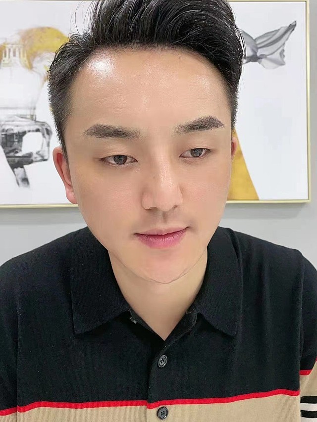 现在男孩子做眉毛的特别多了,不过还是有很多人排斥,_圈子-新氧美容