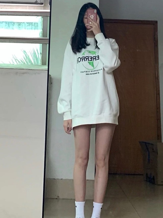 不好的时候看看自己的腿心情都能变好,就觉得自己努力变得这么好看,不